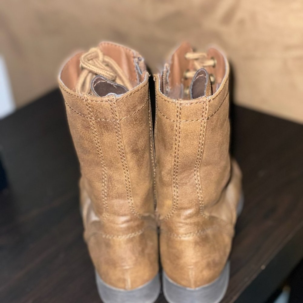 Boots - Picture 2 of 3